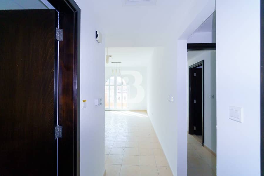 5 LAVISH 2BR | WITH BALCONY | CLOSE TO EXIT