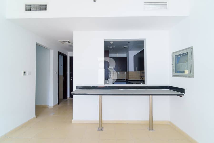 8 LAVISH 2BR | WITH BALCONY | CLOSE TO EXIT