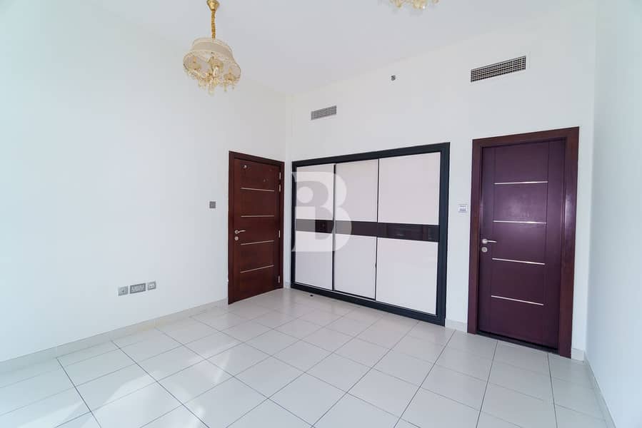 10 Fully Fitted Kitchen | 1BR in Studi City