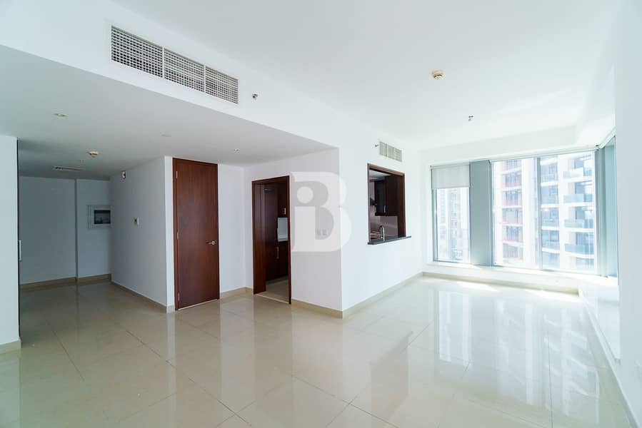 BRIGHT/ WELL MAINTAINED APARTMENT / FOUNTAIN VIEW
