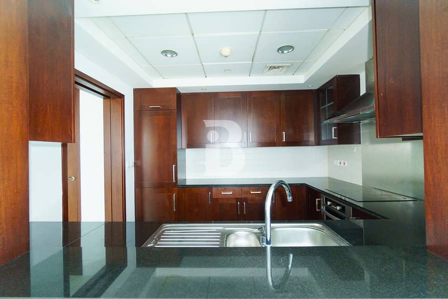 6 BRIGHT/ WELL MAINTAINED APARTMENT / FOUNTAIN VIEW