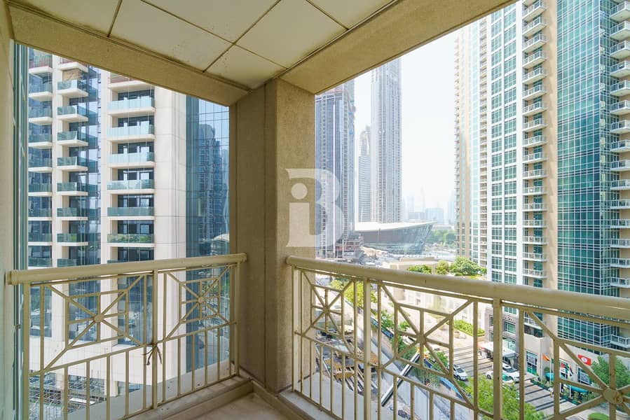 21 BRIGHT/ WELL MAINTAINED APARTMENT / FOUNTAIN VIEW