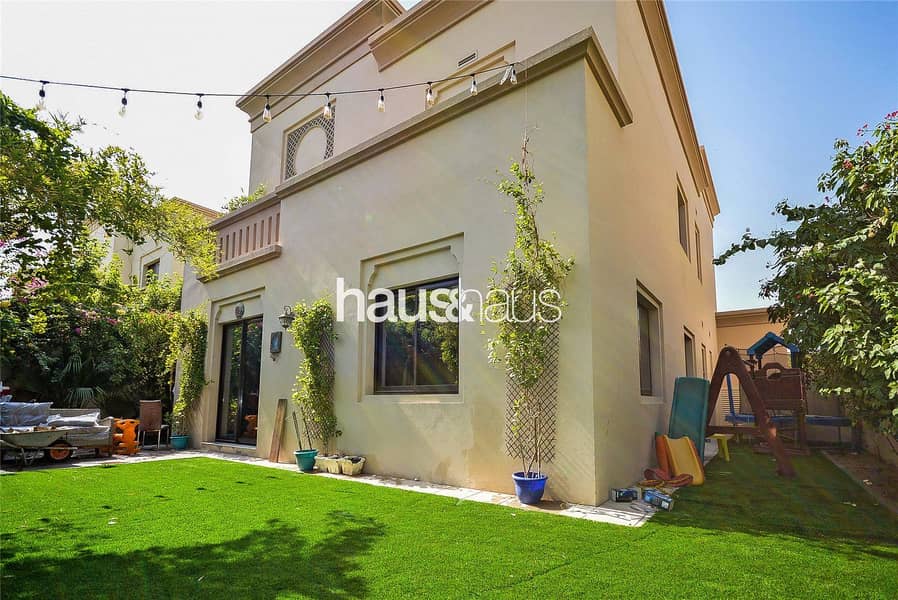 Immaculate | Upgraded | Landscaped Garden