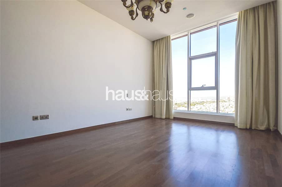 8 Stunning views | 2 bed + Study | Fitted kitchen