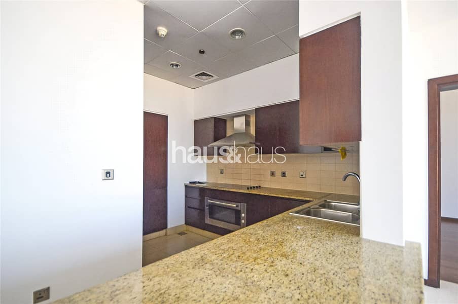 10 Stunning views | 2 bed + Study | Fitted kitchen