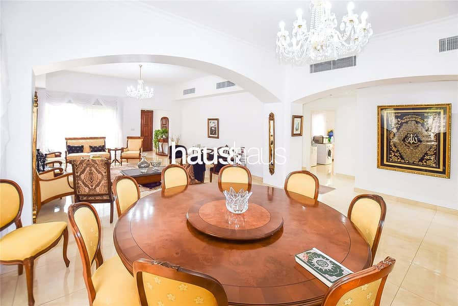 7 Upgraded | Extended | 5 Bed | Opposite Pool