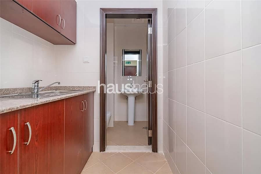 4 Great View | Well Fitted Unit | Vacant