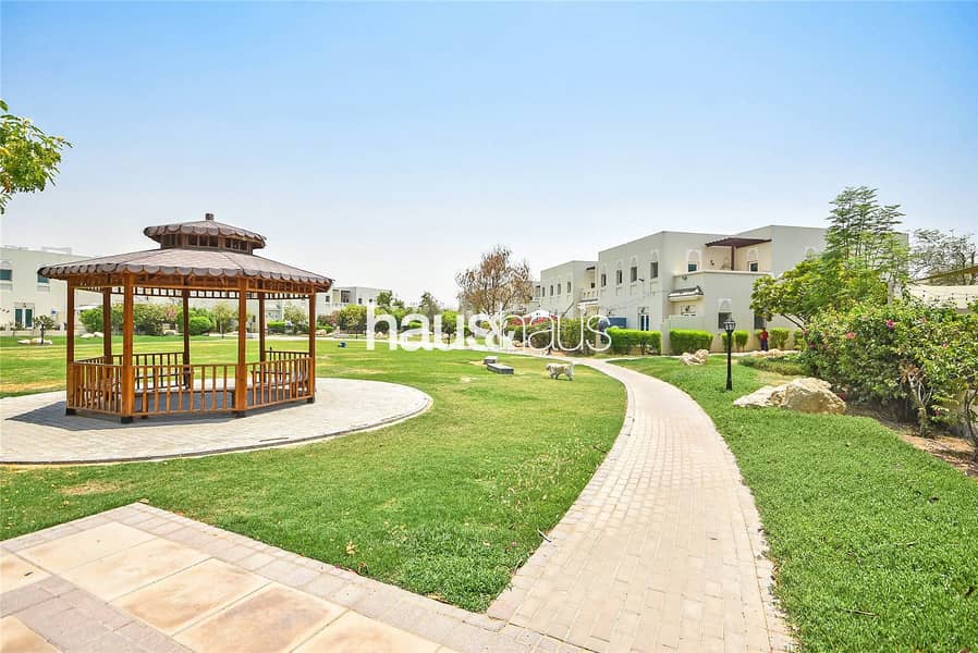 4 Park Backing | Vacant on Transfer | Quortaj Style