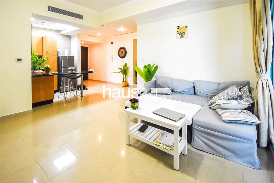 9 Beautiful 1 bed | Partial palm views