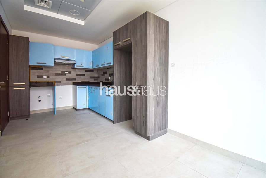 10 Unfurnished | Near to Metro / Bus Stop | Brand New