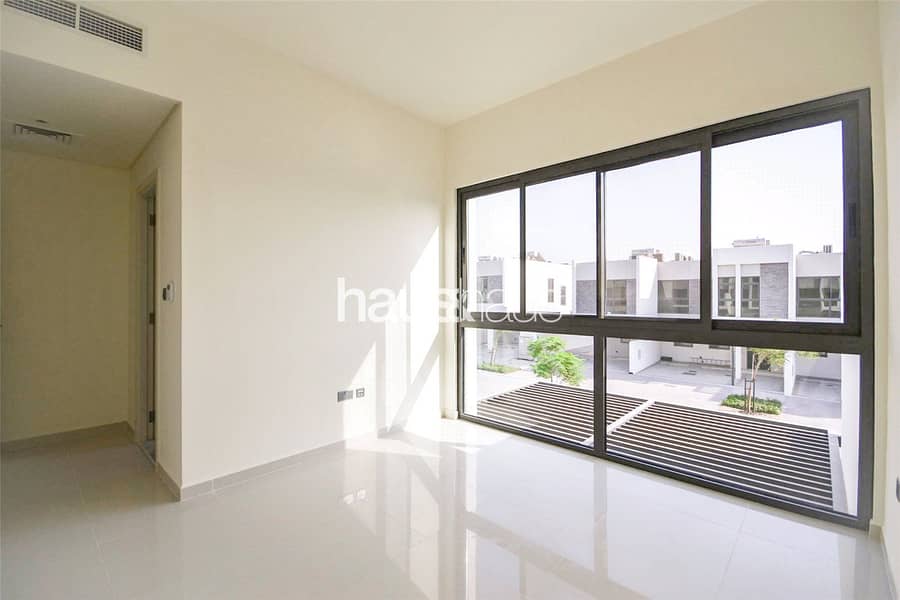6 Close to Exit | Large Terrace | Large Living Space