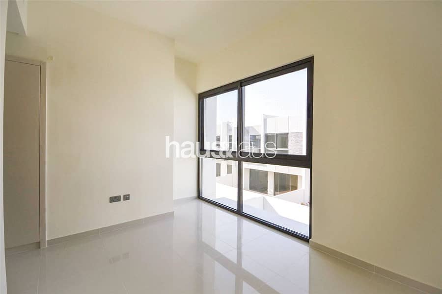9 Close to Exit | Large Terrace | Large Living Space