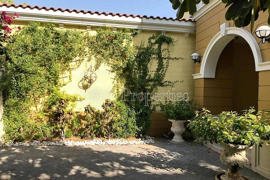 13 Exclusive | Beautiful Garden | Legacy Large Villa