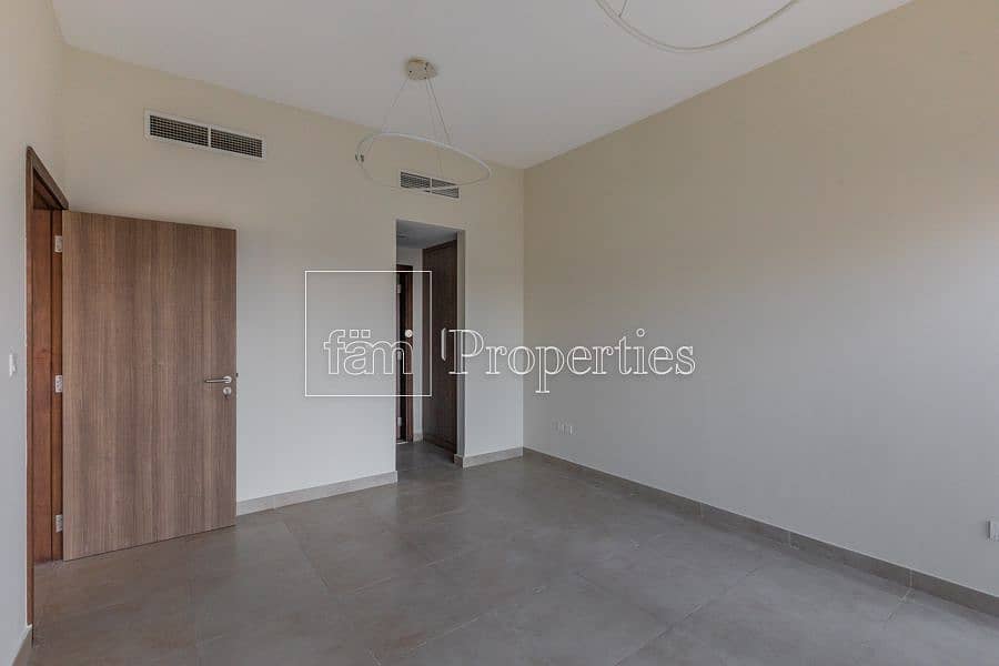 Spacious 1BR | Vacant | Pool View