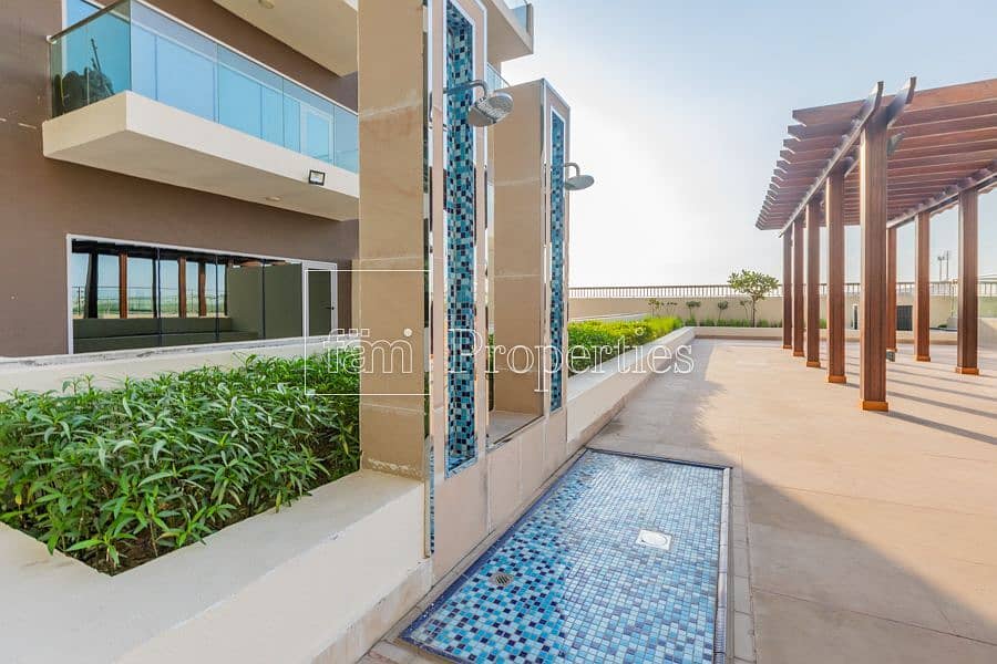 5 Spacious 1BR | Vacant | Pool View