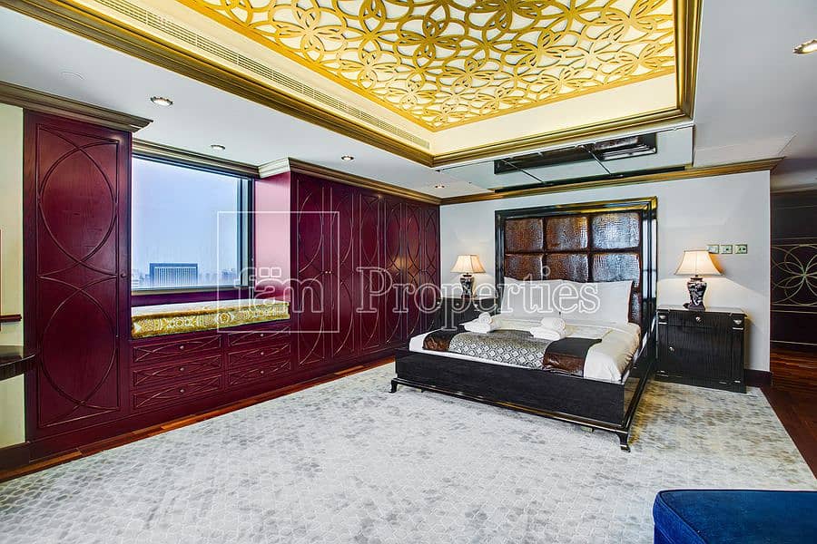 79 Sea & Dubai Eye View | Fully upgraded 3 Beds Loft