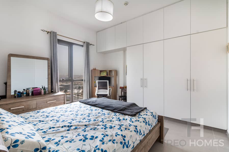 2 Stunning Apartment| Upgraded | Open View