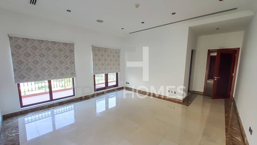 11 The best location for this Fantastic Villa. Vacant