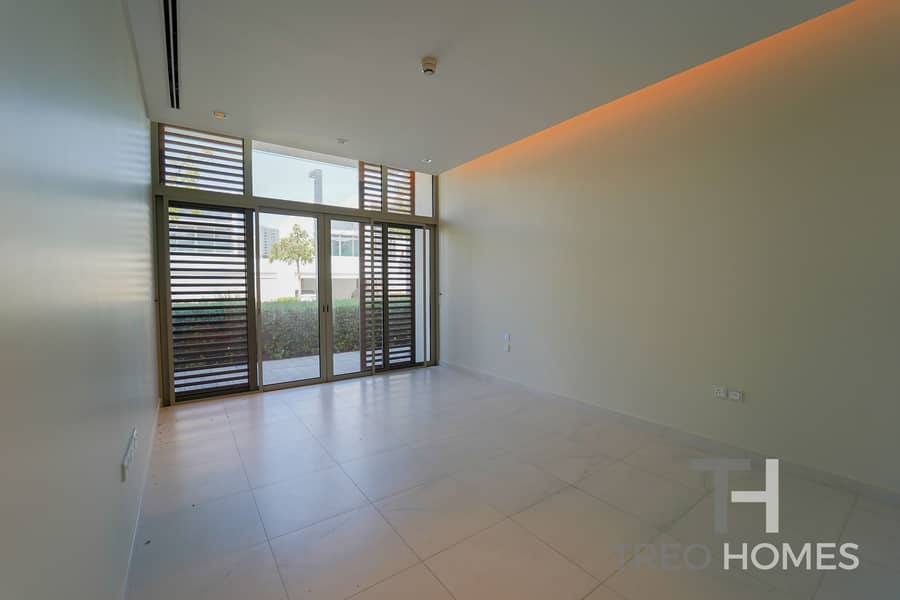 12 Contemporary 4Beds|Vacant|Prime Location