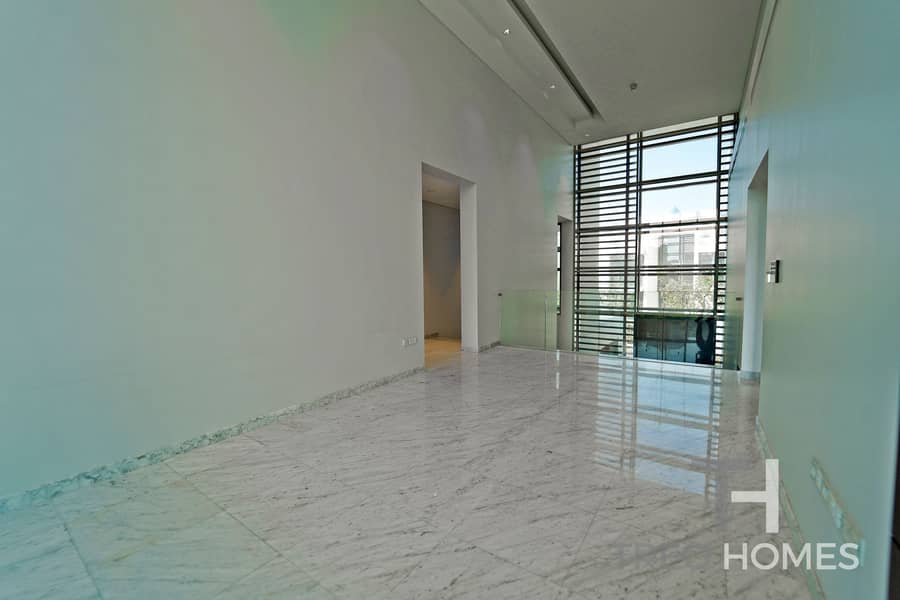 15 Contemporary 4Beds|Vacant|Prime Location