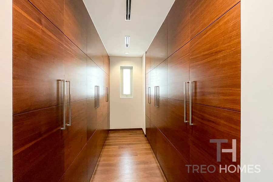 17 Contemporary 4Beds|Vacant|Prime Location
