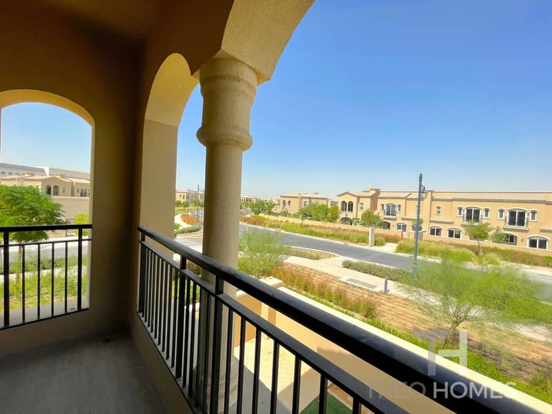 2 Largest 3 Bed - Corner unit with a Scenic View
