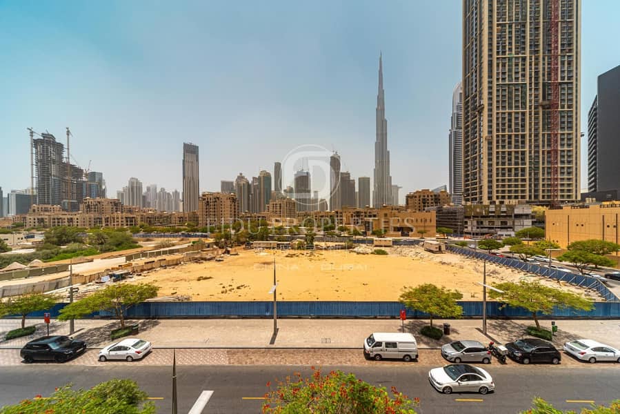 15 Burj Khalifa View | Huge Layout|Vacant on Transfer