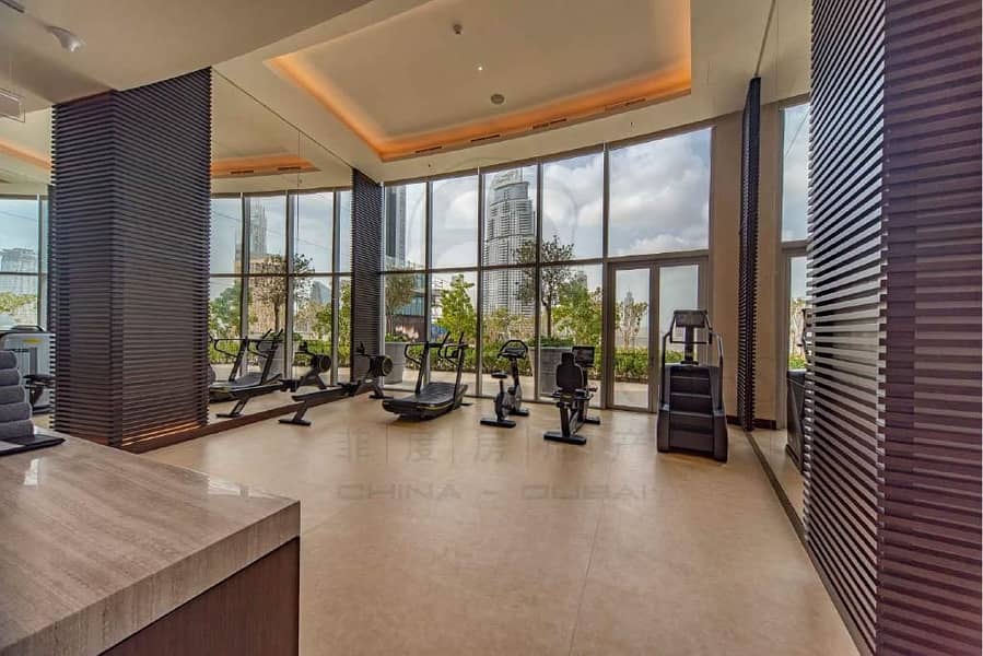 17 Burj Khalifa and Fountain View |NEGOTIABLE| Large