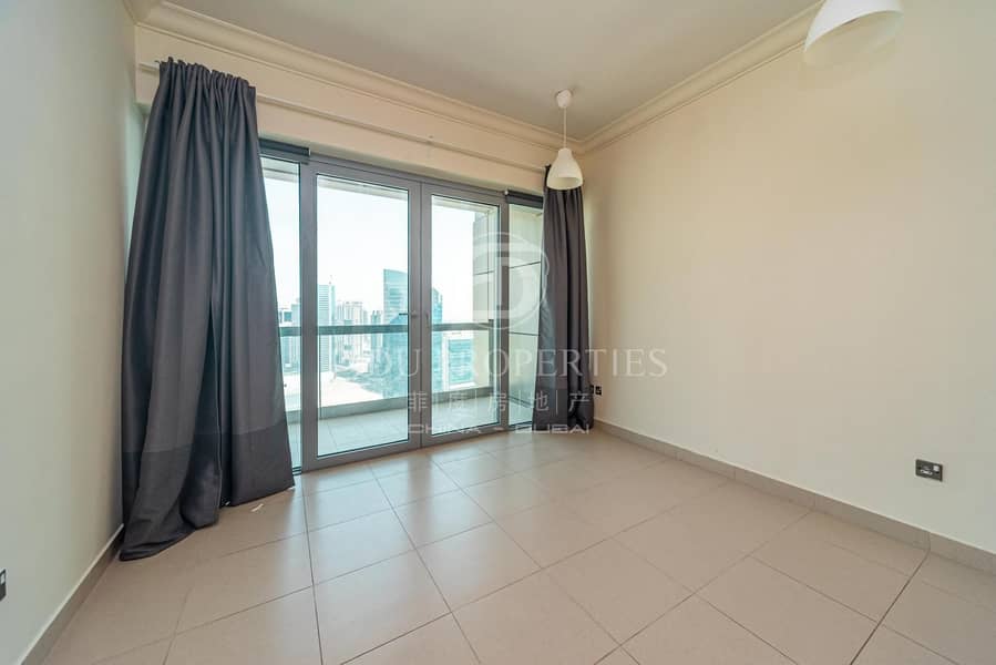 8 Mid Floor| Large Balcony| Spacious| Bright