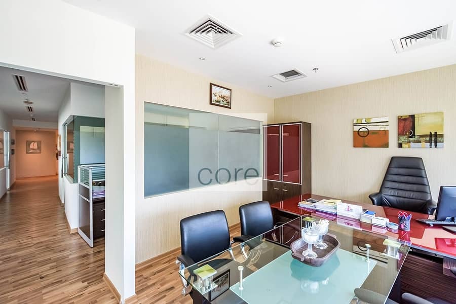 4 Fitted and Furnished | Walking Distance to Metro