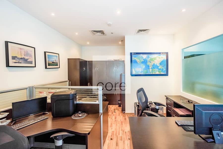 10 Fitted and Furnished | Walking Distance to Metro