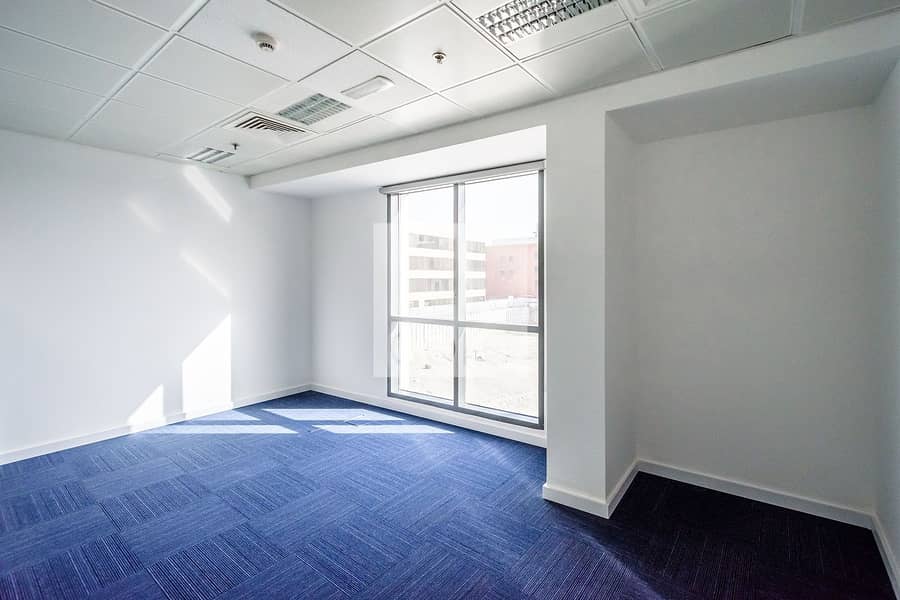 8 Spacious fully fitted office unit in EBP