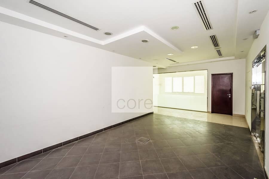 Fitted with partitions Office for Rent