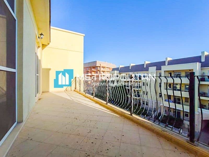 Top Floor| Large Balcony| Well Maintained| Rented