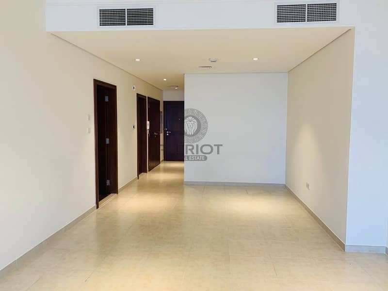 Well Maintained l Spacious Layout l 3 bedroom l Upgraded Kitchen l Next to Marina Walk