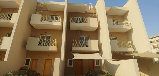4 Bedroom Townhouse for Rent in Jumeirah Village Circle (JVC), Dubai - CORNER 4 BR + MAID | BIG PLOT FOR RENT