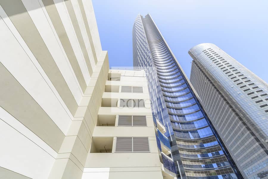Floor to ceiling windows Addax Port Office Floor to ceiling windows Addax Port Office