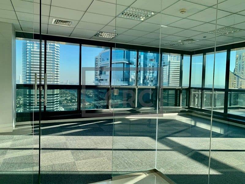 12 High floor | With a terrace | Partitioned office