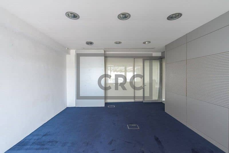 5 Fitted | Partition | Parking | Main Road