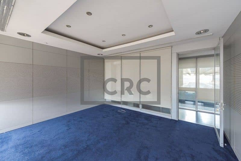 7 Fitted | Partition | Parking | Main Road