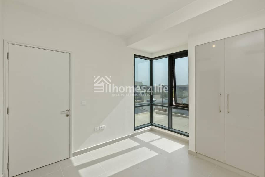 7 Garden View | End Unit | Available Now
