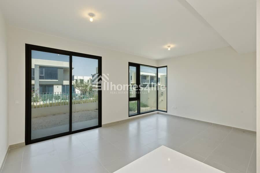 10 Garden View | End Unit | Available Now