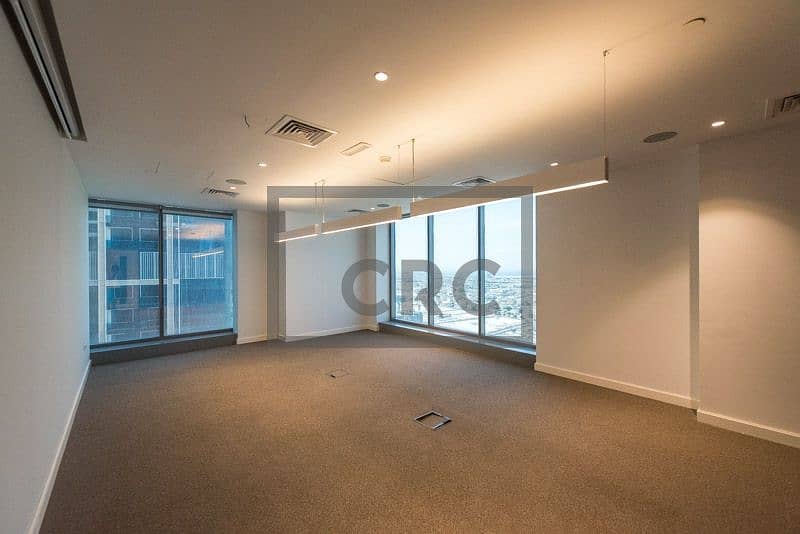 8 Fitted to High Standard | Full Floor | Near Metro|