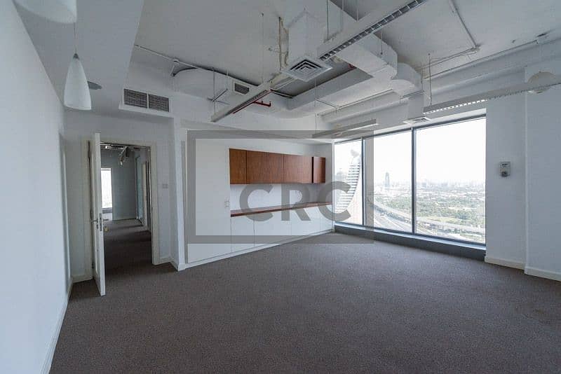 10 Fitted to High Standard | Full Floor | Near Metro|