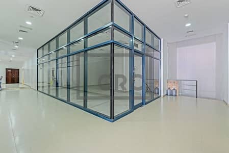 محل تجاري  للبيع في أبراج بحيرات الجميرا، دبي - TENANTED |Fitted | Glass Panels | Ground Floor