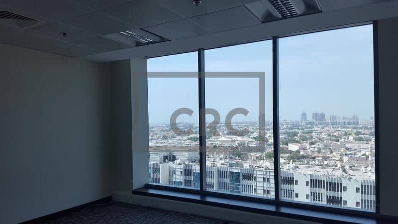 17 Fitted to High Standard | Full Floor | Near Metro|