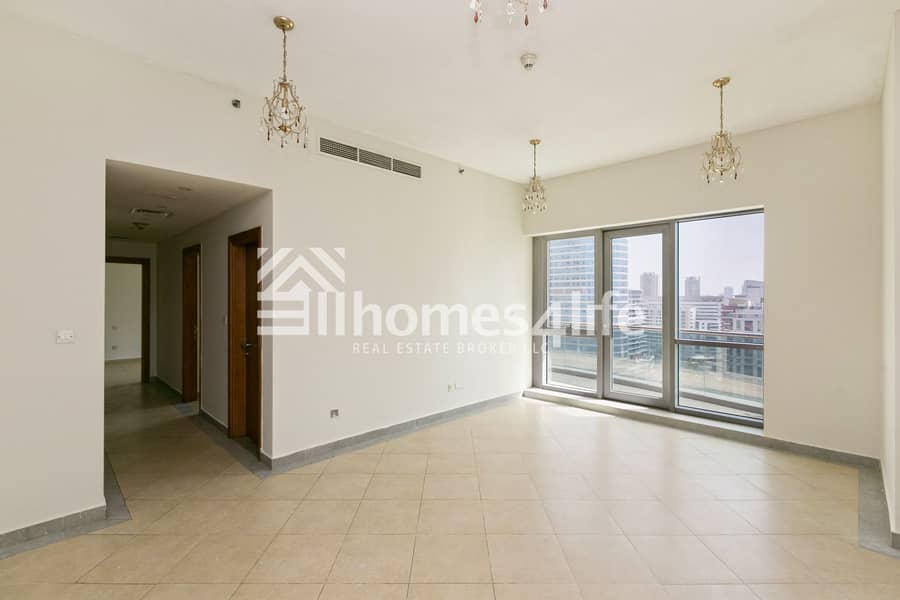 4 Beautiful 2BR Apartment with Huge Balcony