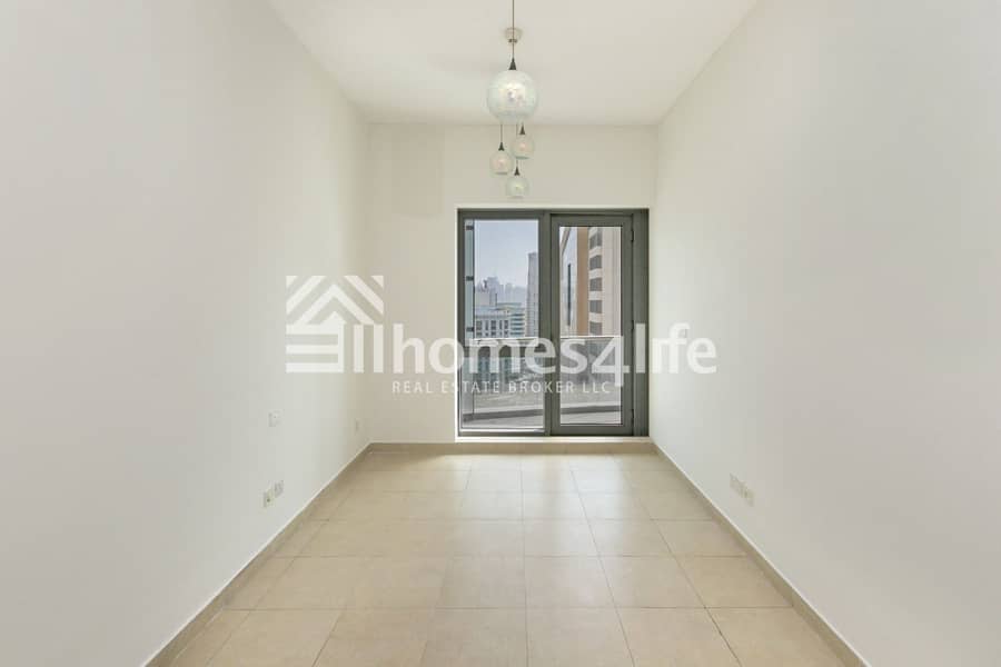 18 Beautiful 2BR Apartment with Huge Balcony