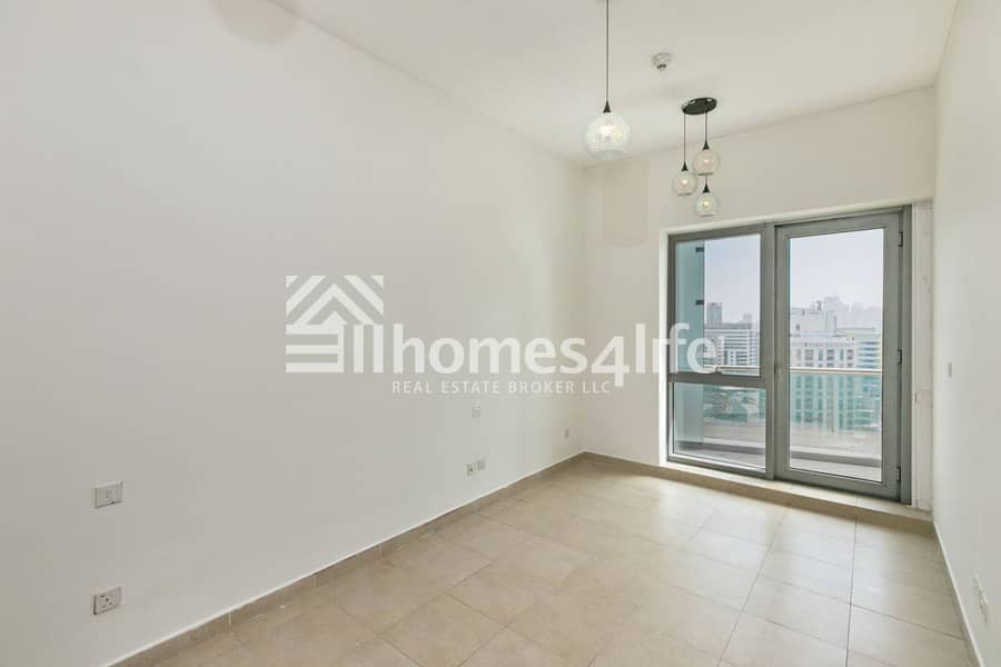 19 Beautiful 2BR Apartment with Huge Balcony