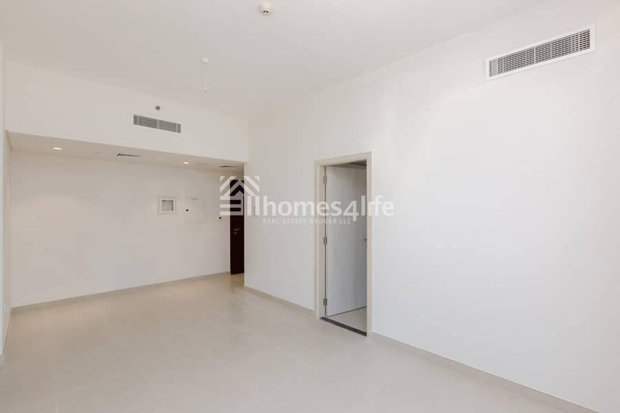 Large Space | with Balcony |  Amazing Spacious Apartment